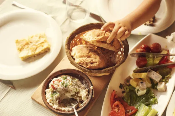 🧘♀️ Comer con Calma: El Poder de la Alimentación Consciente para Sanar el Estrés Digestivo